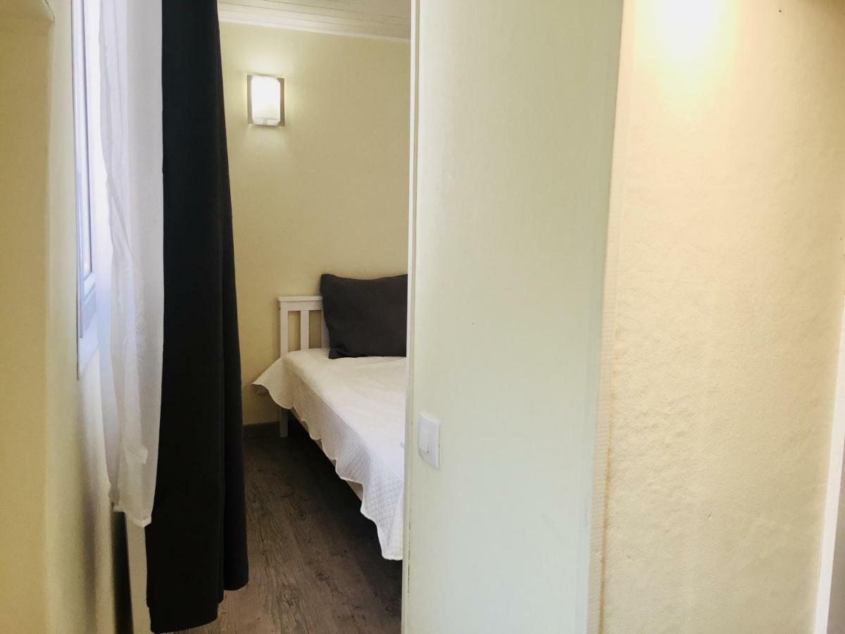 Apartment Bigorra Centre Le Sanctuaire La Grotte , Parking